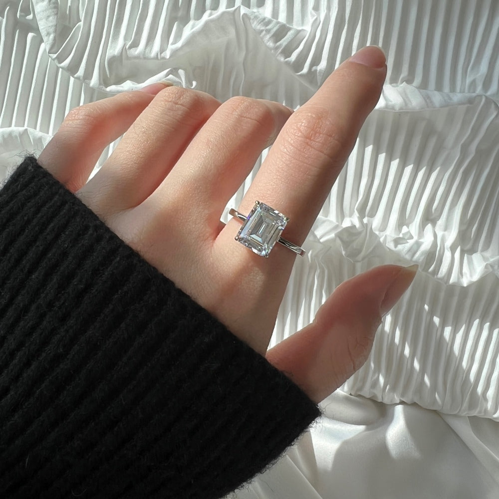 THE RICH CO - STERLING SILVER CUBIC ZIRCONIA 3.9 CT EMERALD CUT RING