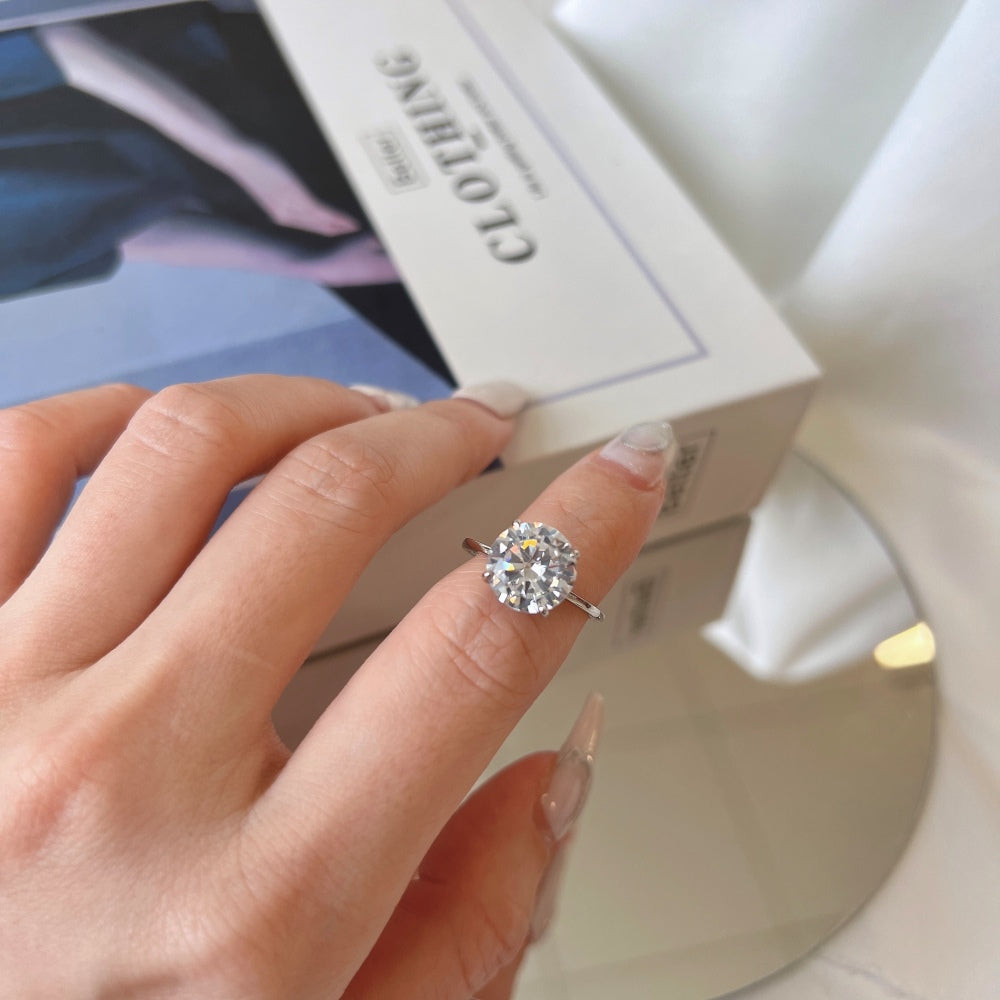THE RICH CO - STERLING SILVER CUBIC ZIRCONIA 3.9 CT ROUND SOLITAIRE RING