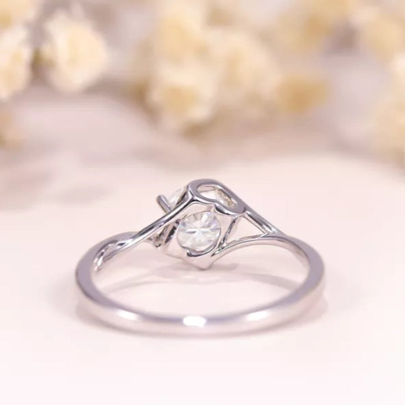 THE RICH CO - 0.5CT ROUND MOISSANITE STERLING SILVER TENSION RING